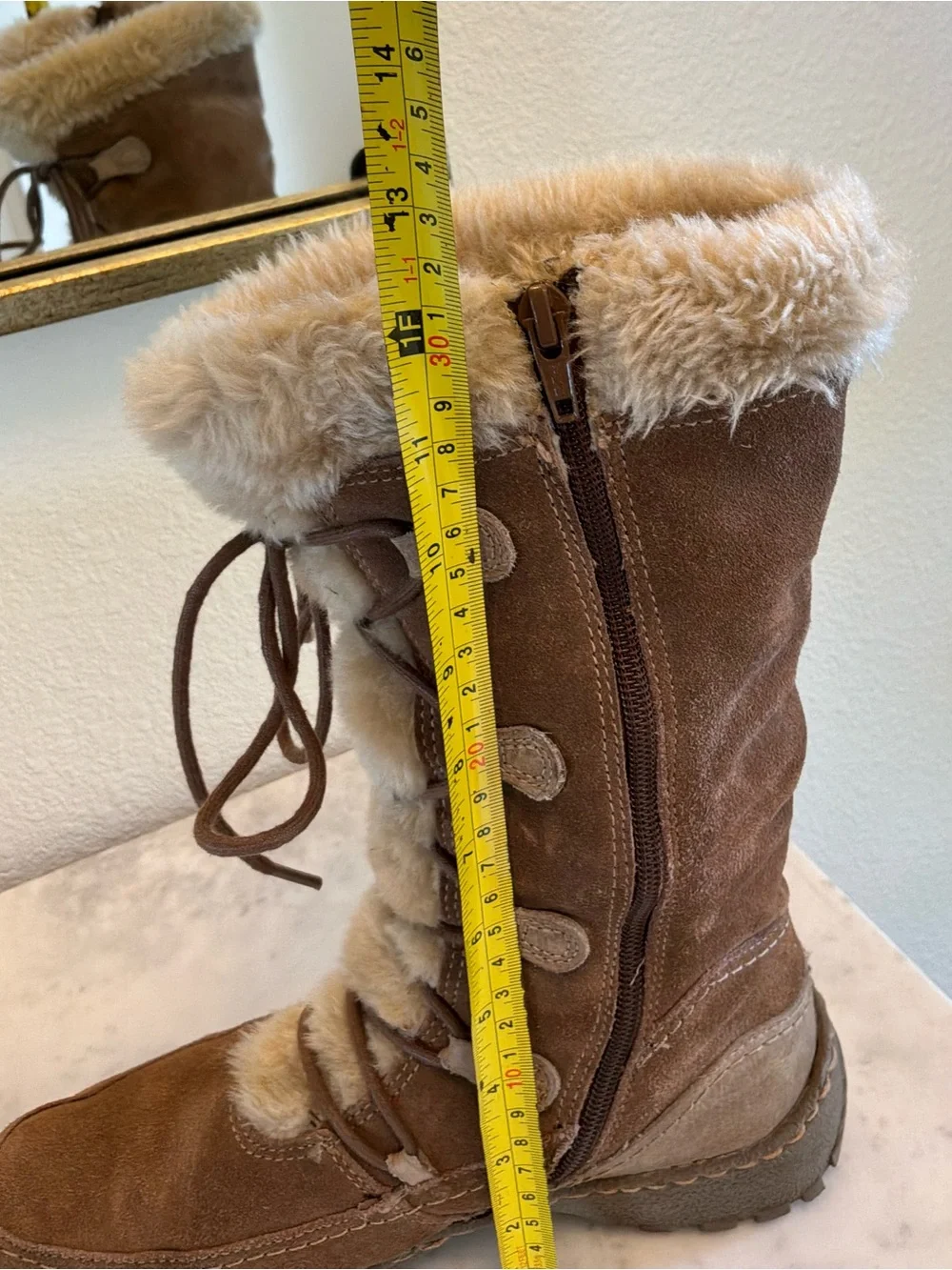 Women's Baretraps Suede Lace-Up Fur Trim Winter Boots Size8